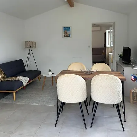 Apparemment Bord De 2 A 5 Personnes *